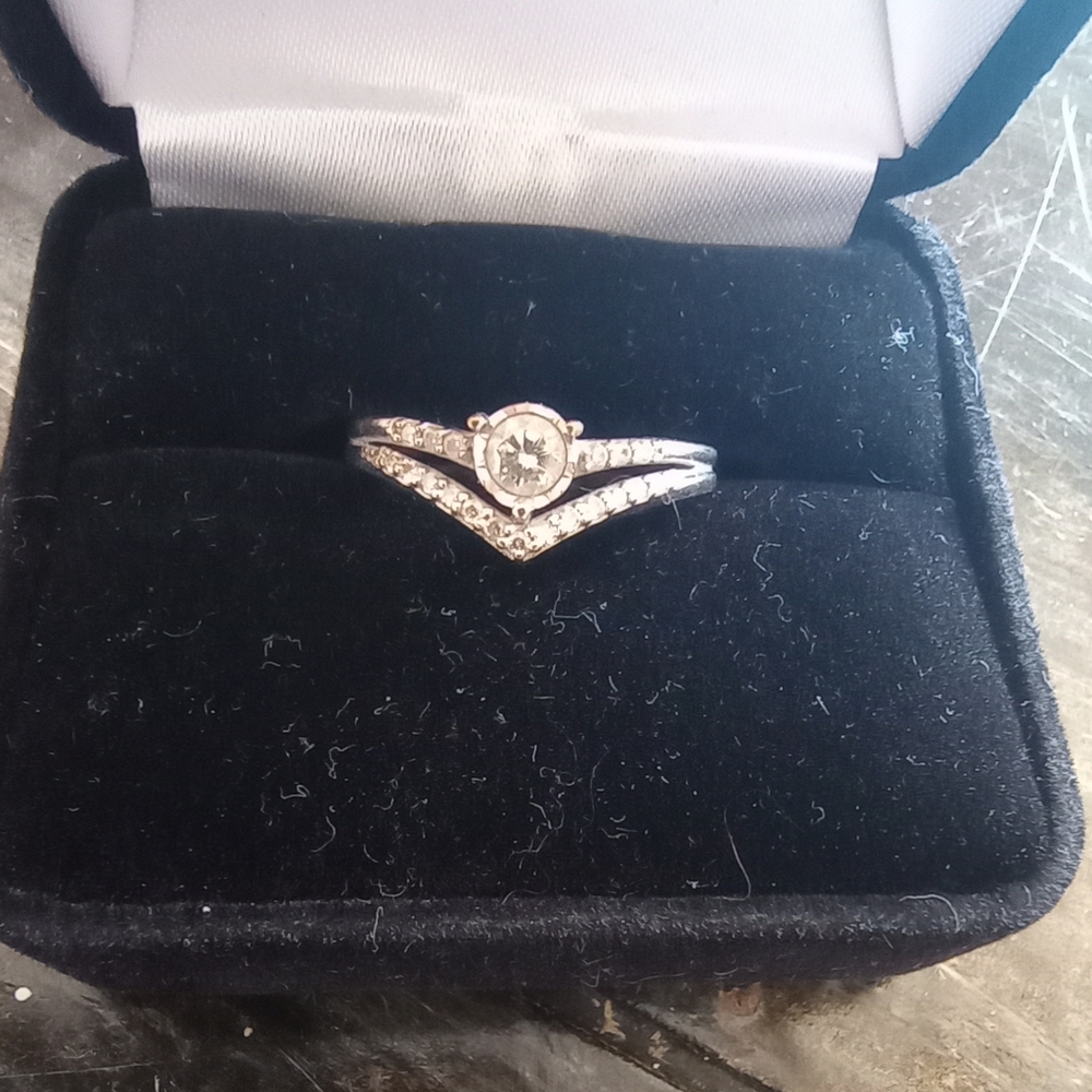 Elegant Silver Women's Ring
